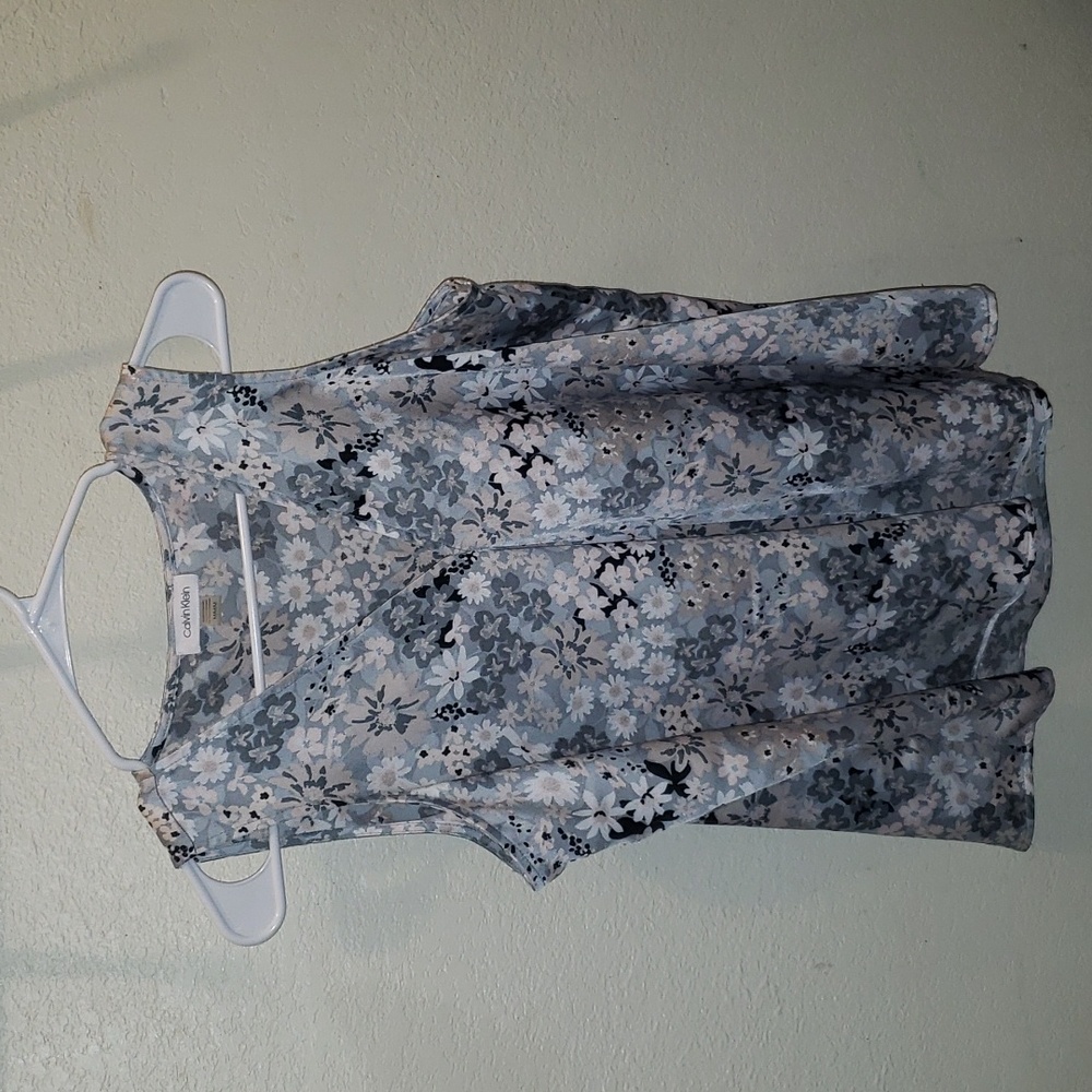 Womens medium Calvin Klein top